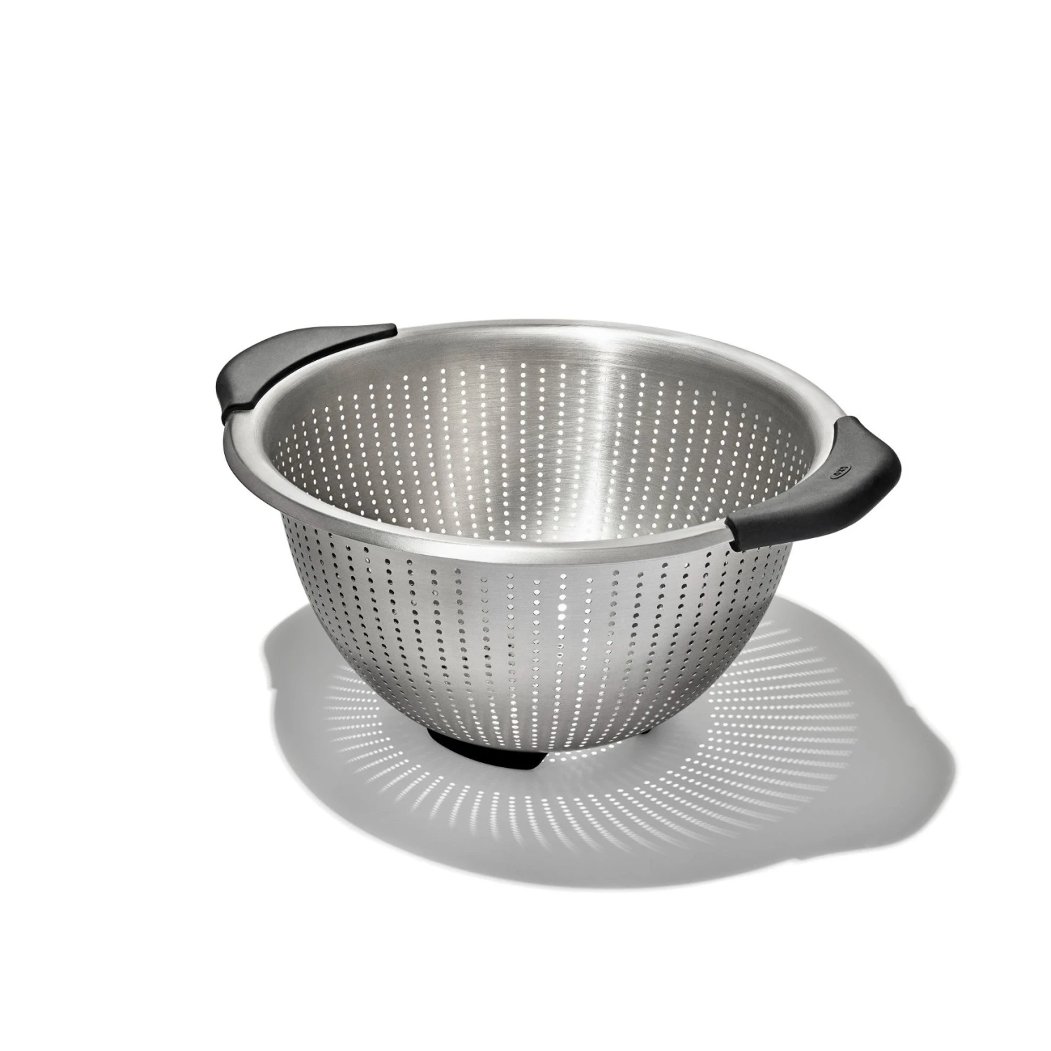 Stainless Steel 5 Qt./ 4.7 L Colander 1 Stainless Steel 5 Qt./ 4.7 L Colander